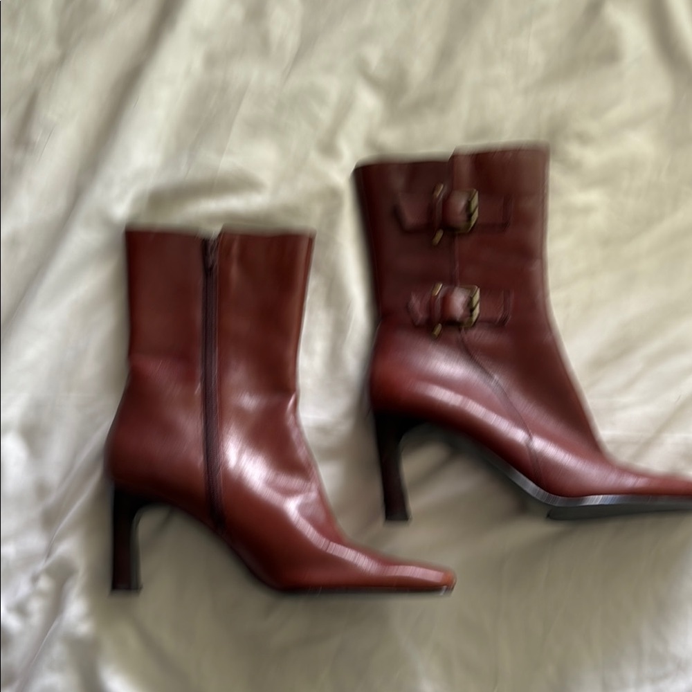 Bandolino Elegant Brown Leather  Boots